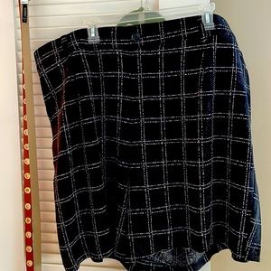 NWOT- torrid size 26 shorts